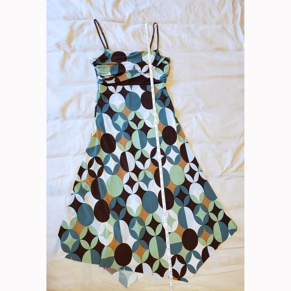 Geometric Asymmetrical Hem Dress - Picture 4 of 8